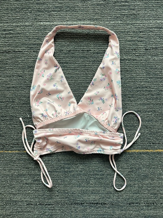 Princess Polly Pink Floral Halter Crop Top - Picture 2 of 3